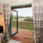 12 Cornadarragh Tatil Evi